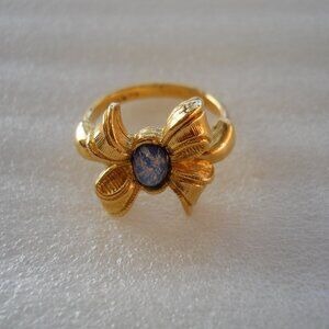 Avon - Delicate Bow Ring  430